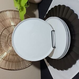 Crate & Barrel Set Of Four Appetizer/Dessert Plates